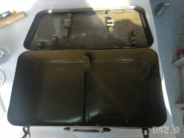 Метален куфар от военна техника, снимка 4 - Куфари с инструменти - 54287522