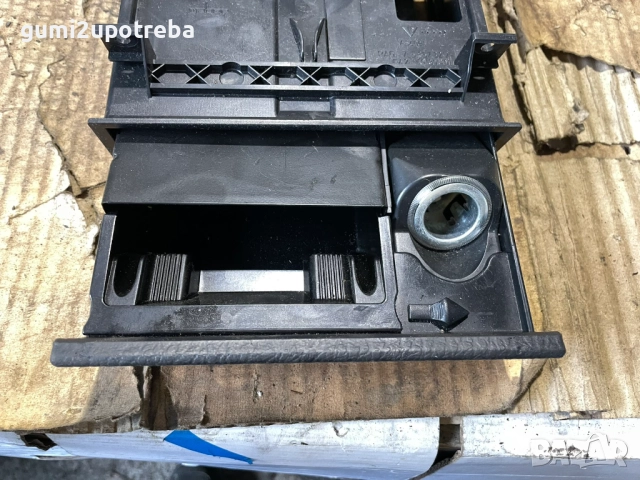 Пепелник 7l5857321 Porsche Cayenne S 4.5 2005г 9PA, снимка 3 - Части - 52435840