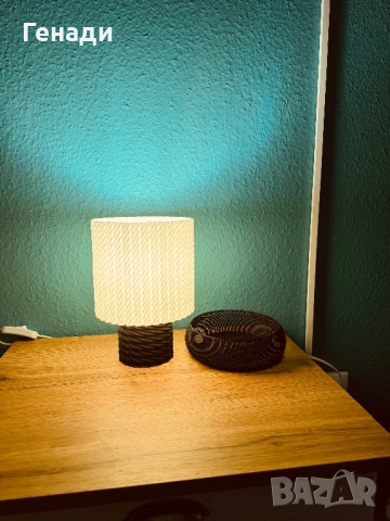 Настолна лампа, снимка 2 - Настолни лампи - 54353716
