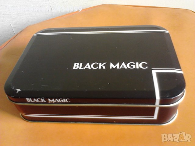 Продавам 4 кутии, 2 от метал и 2 от твьрд дебел картон, снимка 9 - Колекции - 29356452