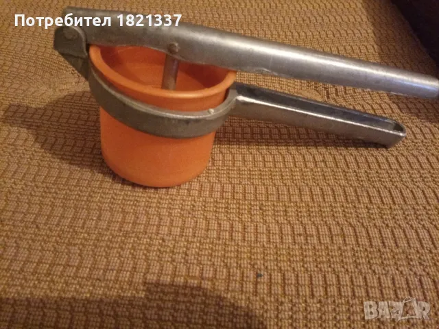 Кухненска преса, ръчна, от социализма , снимка 5 - Аксесоари за кухня - 47744058