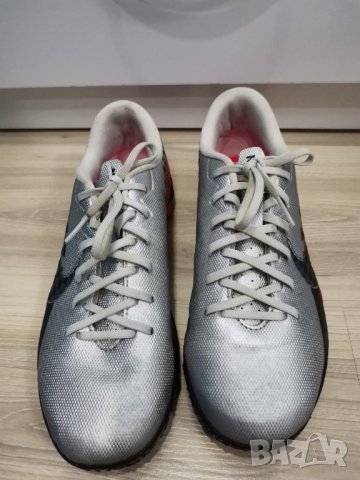 Футболни обувки NIKE-оригинални, снимка 4 - Детски маратонки - 31909829