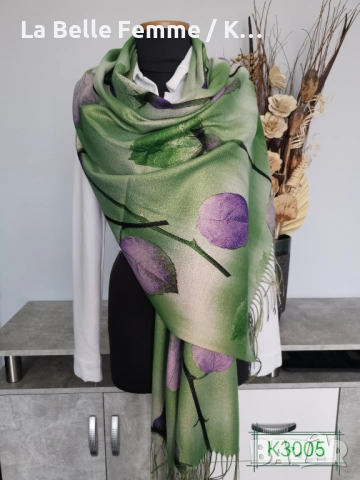 Шалове от шашмир с втъкана златна нишка, снимка 17 - Шалове - 51941414