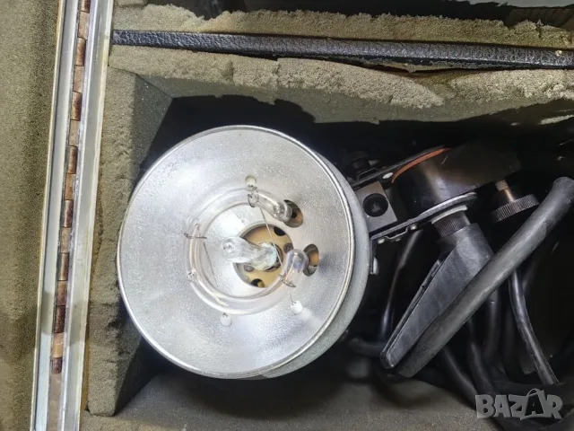 Винтидж студиен прожектор Dyna-lite D804 , снимка 3 - Чанти, стативи, аксесоари - 55878856