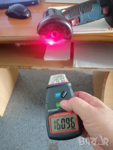 Лазерен оборотомер, снимка 4 - Измервателни инструменти - 52060711