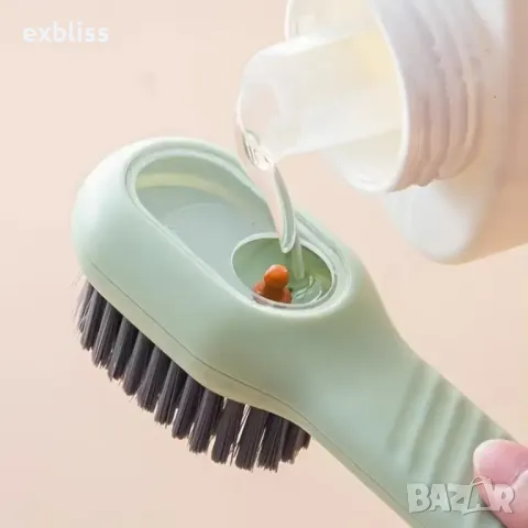 Универсална четка за дрехи и обувки с дозатор, снимка 5 - Мопове, кофи, четки и метли - 49197268