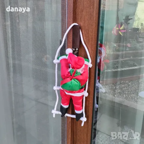 5183 Коледна украса Катерещ се Дядо Коледа на стълба, 3 модела, снимка 4 - Декорация за дома - 47987120