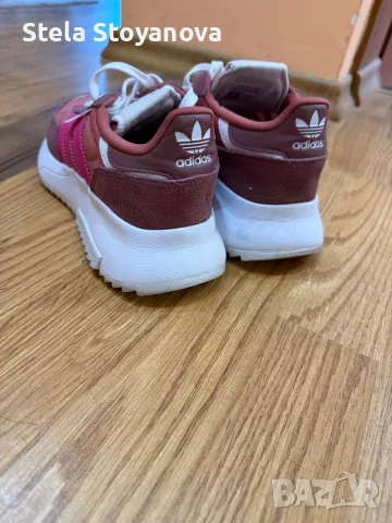 Дамски маратонки Adidas, снимка 4 - Маратонки - 56416544