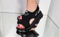 Дамски ластични сандали Nike в черно , снимка 3