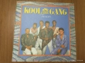 🎶 Продавам две чудесни винилови плочи от Балкантон – Kool & The Gang “Завинаги” и Shorts “Шортс” , снимка 1