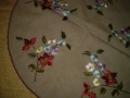 Винтидж  ретро покривка за маса с бродирани  цветя диаметър 72 см, снимка 3