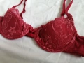 80A полупрозрачен дантелен сутиен с подплънки марка Viania Dessous, снимка 4