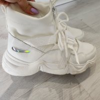 Бели обувки , снимка 2 - Дамски ежедневни обувки - 42462739