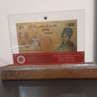 Сувенири златни банкноти в стъклена поставка и масивно дърво, снимка 8 - Други ценни предмети - 38485585