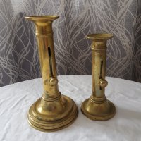Два броя бронзови свещници с повдигач, снимка 2 - Антикварни и старинни предмети - 44383489