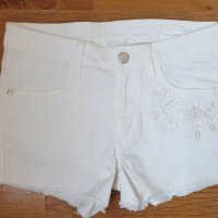 Къси бели дънки от H&M р-р 152, снимка 2 - Детски къси панталони - 29772318