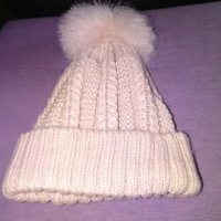 Зимна шапка маркова нова на Акесоризе Лондон детска момиче 10-13 години, снимка 1 - Шапки - 44375329