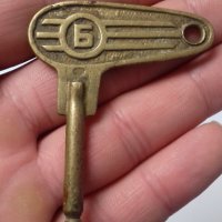 Стар ключ за мотор, снимка 4 - Антикварни и старинни предмети - 32180750