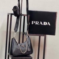Черна чанта Prada , снимка 1 - Чанти - 35269382