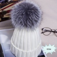 Дамска зимна шапка с пух, снимка 2 - Шапки - 30515397