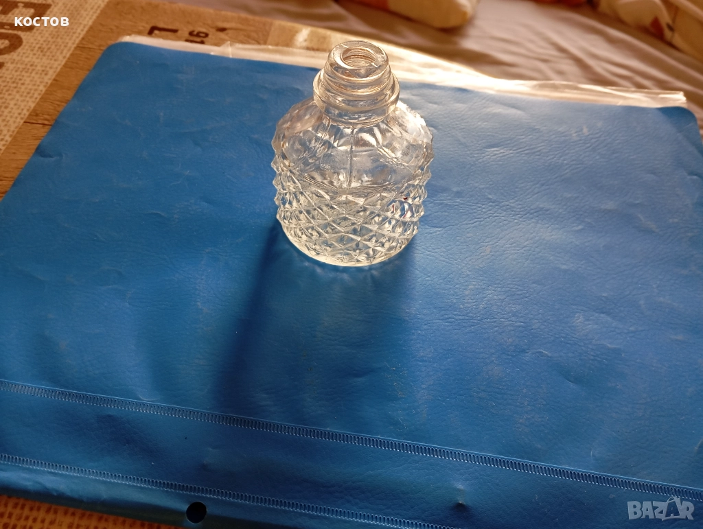 Стъклен Басиан от холна кана , снимка 1