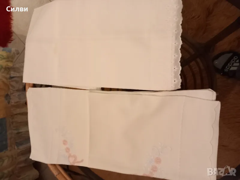 Калъфи за лазглавници с машинна бродерия бели, снимка 1