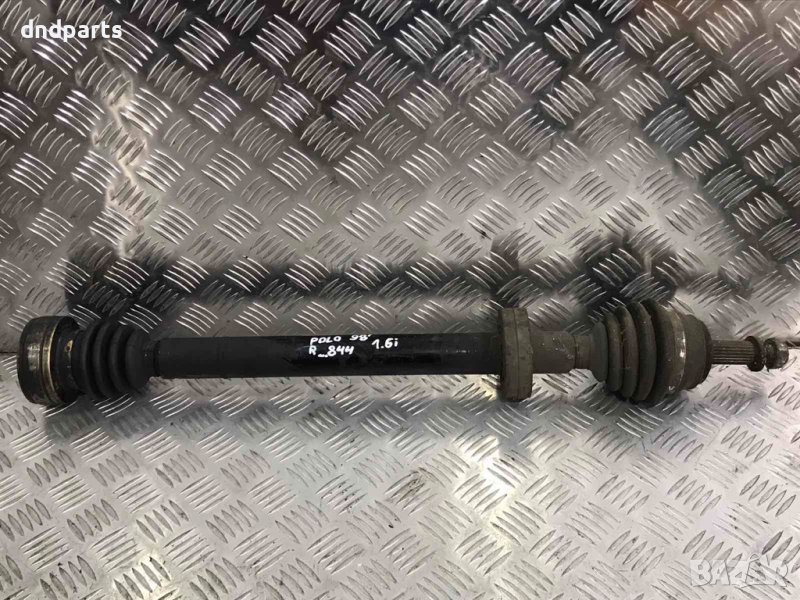 Предна дясна полуоска VW Polo 1.6i,1997г., снимка 1