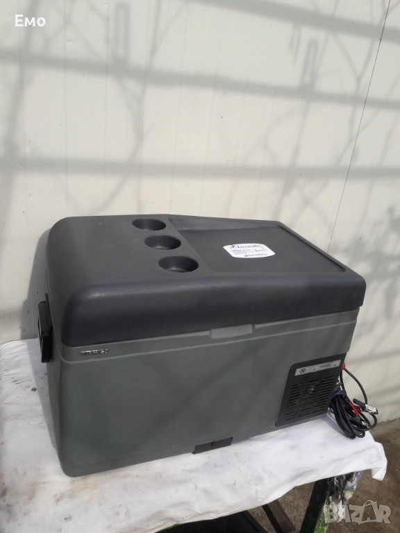 Преносим компресорен хладилник  12-24 волта., снимка 1