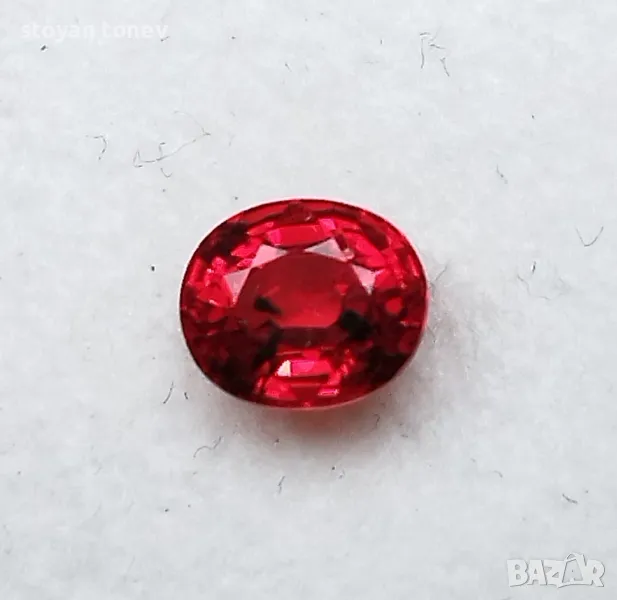 Невероятен червен рубин с VS чистота - 0.77кт.! Сертифициран! Нов! , снимка 1