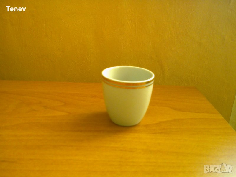 Порцеланова чашка с позлата, снимка 1