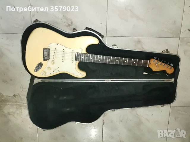 FENDER STRATOCASTER ,юбилеен , снимка 5 - Китари - 48705809