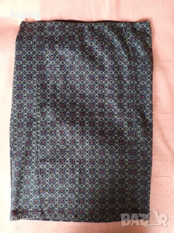 Официална всекидневна пола на Страдивариус М размер 10 лв 