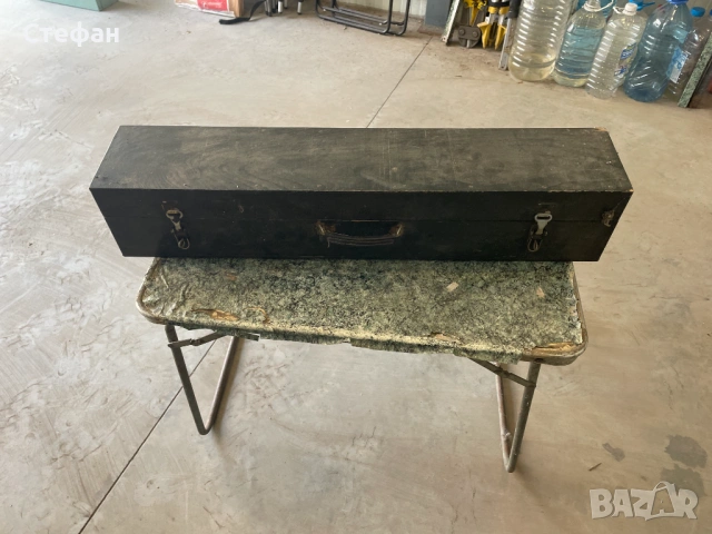 Продава стари военни сандъци