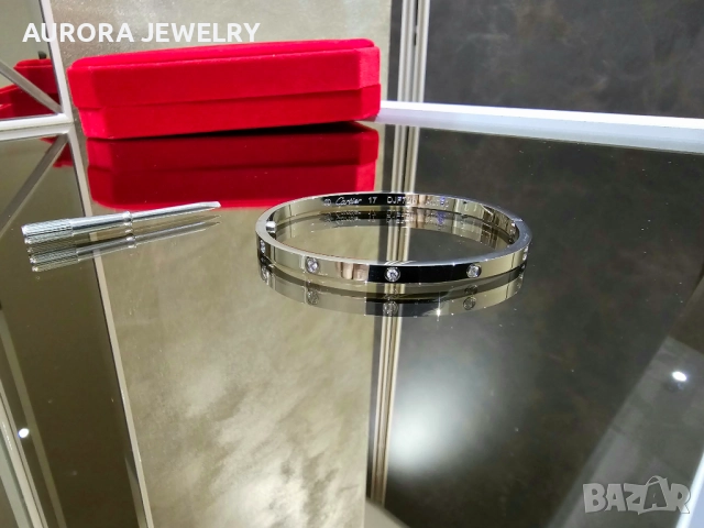 CARTIER Love White Gold 10 Diamonds Small Model Гривна с Отверка, снимка 6 - Гривни - 52821308