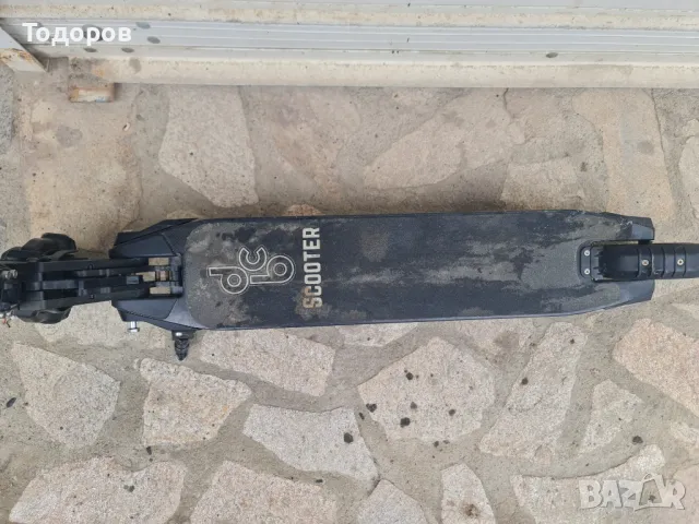 Карбонова електрическа тротинетка, снимка 5 - Велосипеди - 49795999