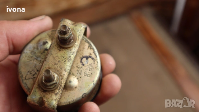 Стар манометър за масло на стара руска кола, снимка 3 - Аксесоари и консумативи - 54340083