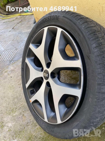  Оригинални алуминиеви джанти Kia Sportage 19" + зимни гуми Bridgestone, снимка 2 - Гуми и джанти - 52876121
