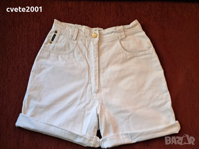  бели панталонки с подарък потник, снимка 2 - Къси панталони и бермуди - 35922456