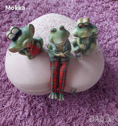 Семейство керамични жаби