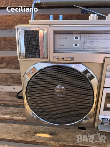 Радиокасетофон Crown CSC-950L, снимка 3 - Радиокасетофони, транзистори - 53114170