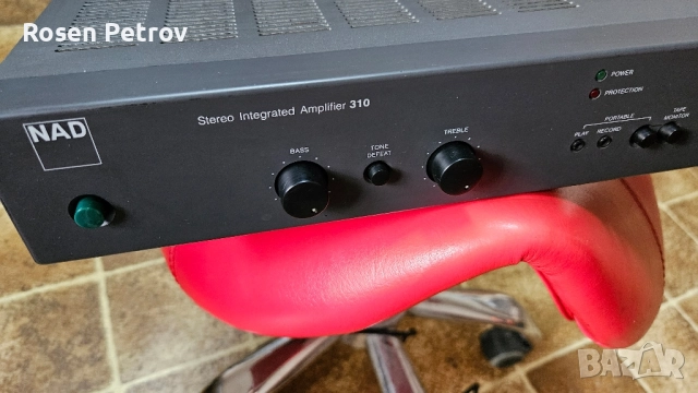 NAD 310 integrated stereo amplifier 