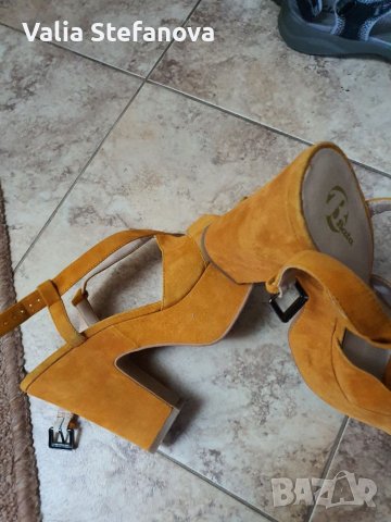 Дамски сандали , снимка 2 - Дамски обувки на ток - 37451381