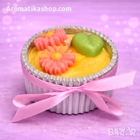 Sweet Bubble – бутикова соева свещ с аромат на дъвка