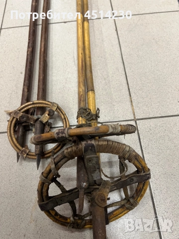 Старинни дървени щеки за ски с кожени каишки – комплект, снимка 4 - Зимни спортове - 52879578