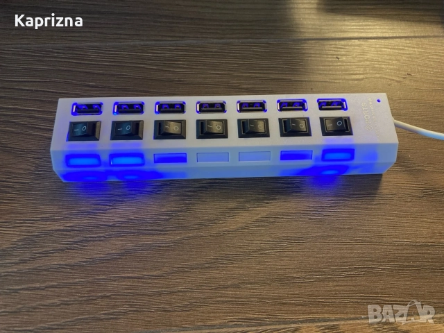 USB HUB 7-портов, с индивидуални ключета и светодиоди, снимка 2 - Кабели и адаптери - 42984395