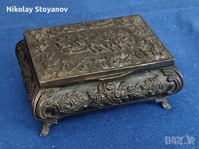 Стара кутийка за бижута от 1936 г.