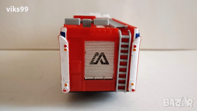 Iveco Magirus RW Feuerwehr Bburago - Мащаб 1:50, снимка 4 - Колекции - 53008229