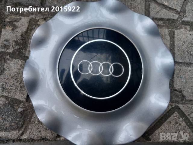 Оригинална капачка за джанти за Audi-80.B-4., снимка 1 - Аксесоари и консумативи - 44805128