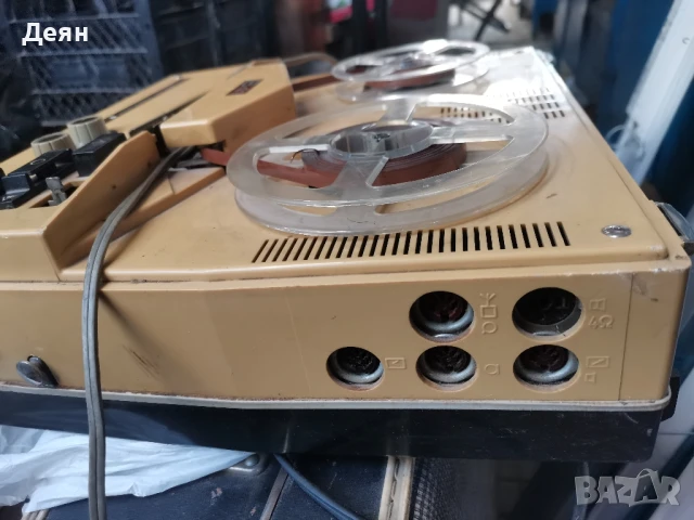 Tesla transistor b41, работещ магнитофон, снимка 7 - Радиокасетофони, транзистори - 50860627