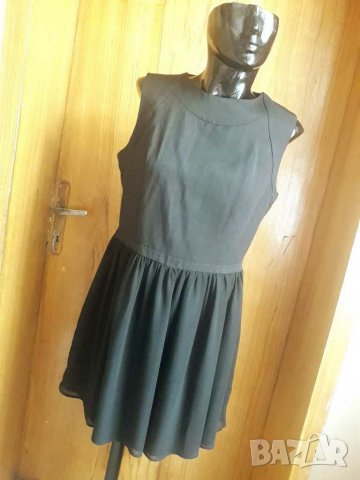 Черна къса разкроена рокля с долна част шифон Л